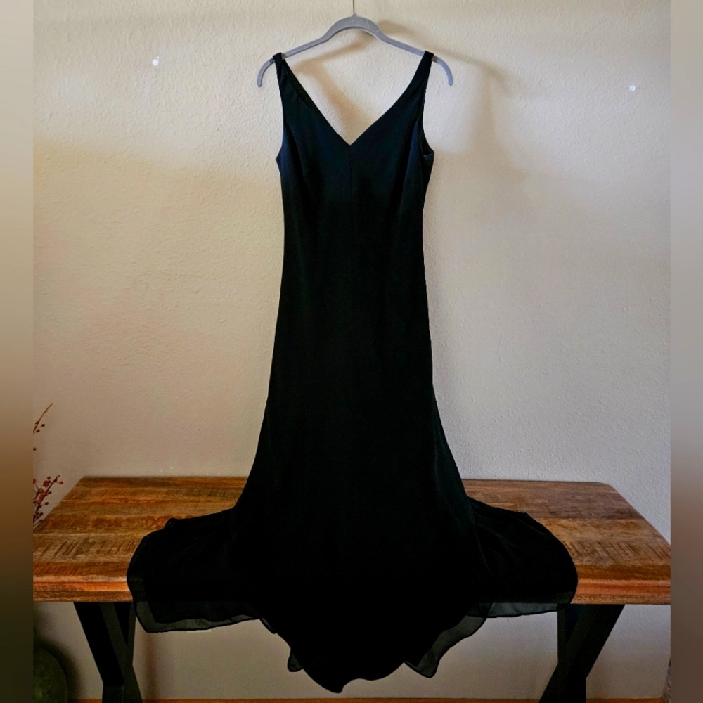 Black polyester shear below the knee handkerchief formal dress